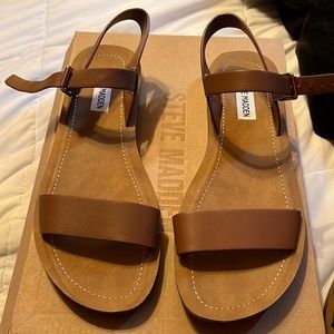 New brown Steve Madden sandals Size: 9